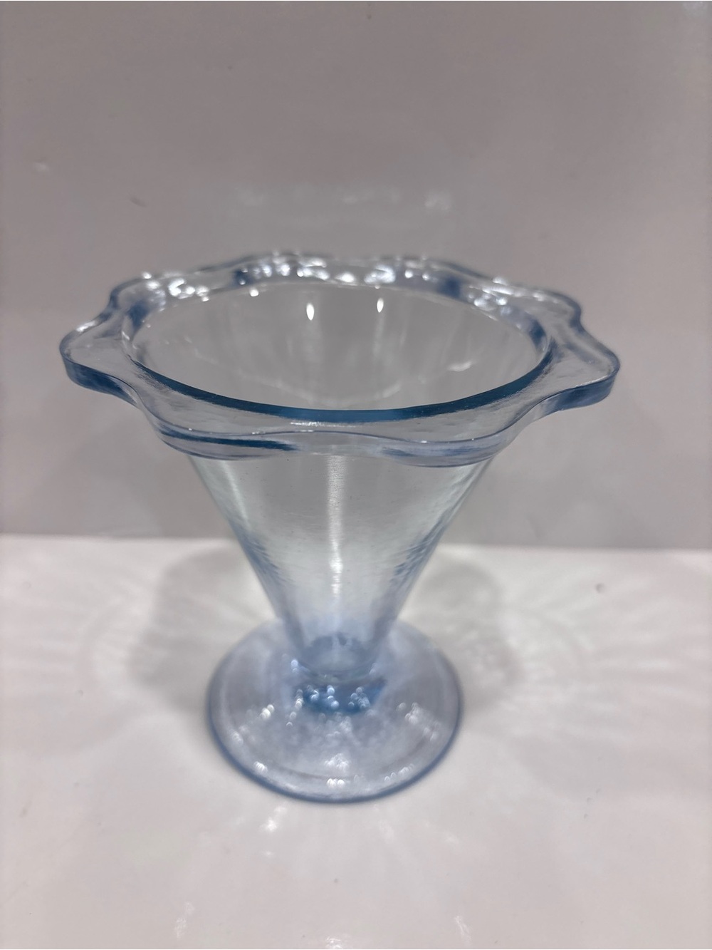 Vintage Hand-Blown Blue Art Glass Pedestal Vase – Scalloped Rim